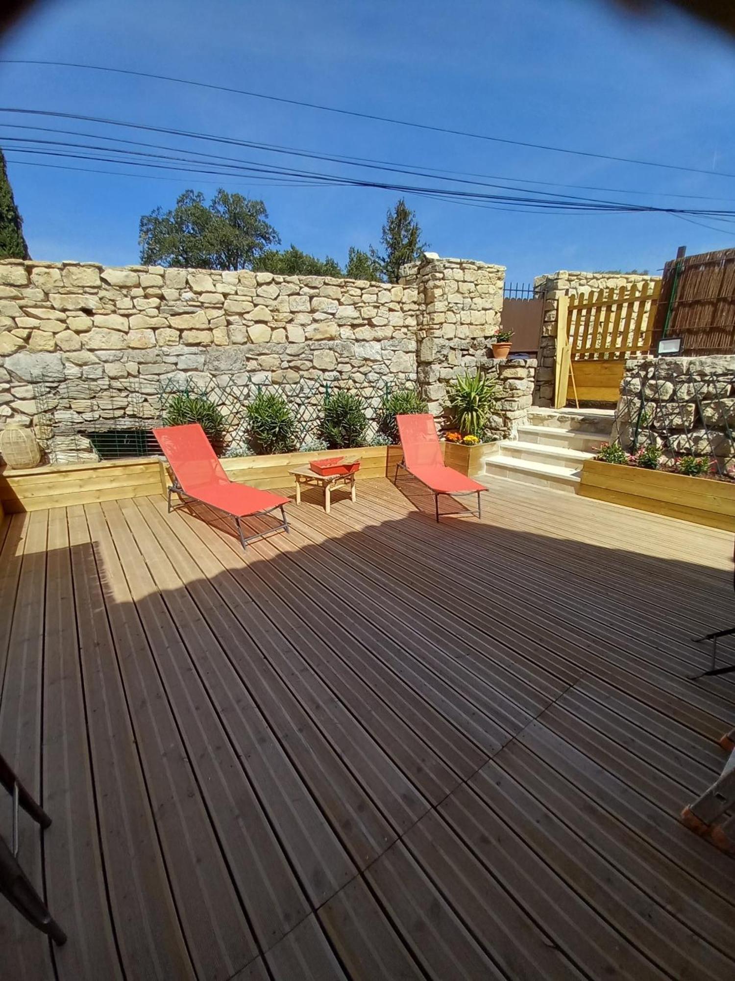 Chez Daniele Chambre Avec Jacuzzi Et Terrasse Privee Murs  エクステリア 写真